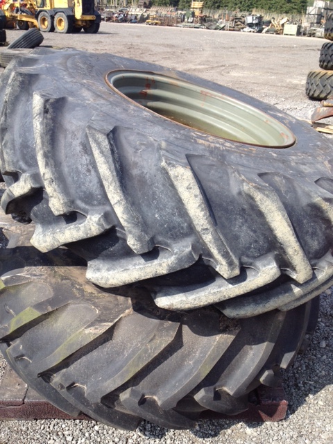 Part Worn 18.4-26 12ply Tyre - Govsales of mod surplus ex army trucks, ex army land rovers and other military vehicles for sale